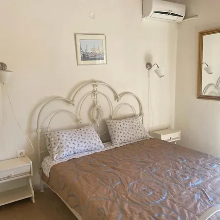 Apartament Charieta N.8 Áno Korakiána