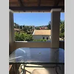 Apartament Charieta N.8 Áno Korakiána